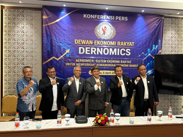 Der Menggerakkan Rakyat Menuju Kemakmuran Sejati_Tuturbangsa.com