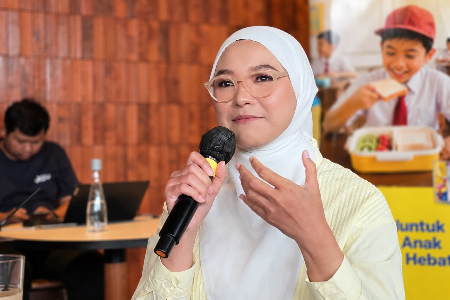 Bekal Sekolah Bukan Sekadar Makanan, Ia Adalah Bahasa Cinta Ibu