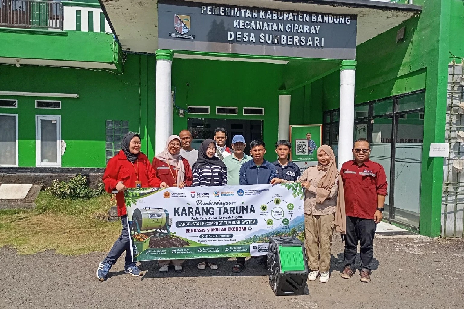 Berdayakan Pemuda Desa, Unpad Hadirkan Pengolah Sampah Sirkular di Bandung